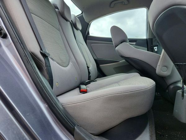 2017 HYUNDAI ACCENT SE Base