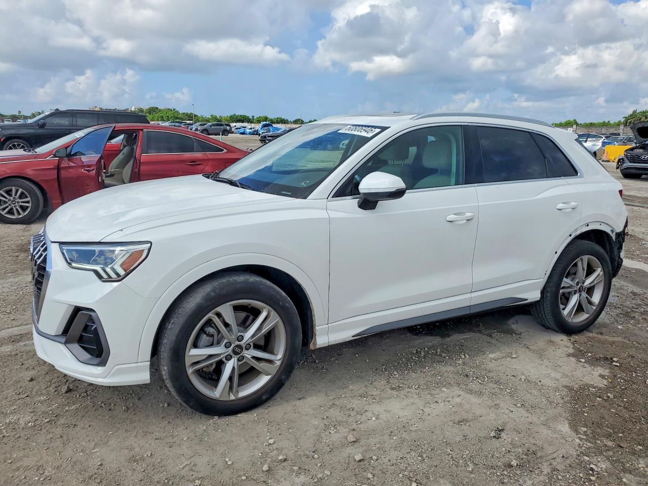 2023 AUDI Q3