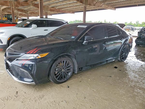 2022 TOYOTA CAMRY XSE