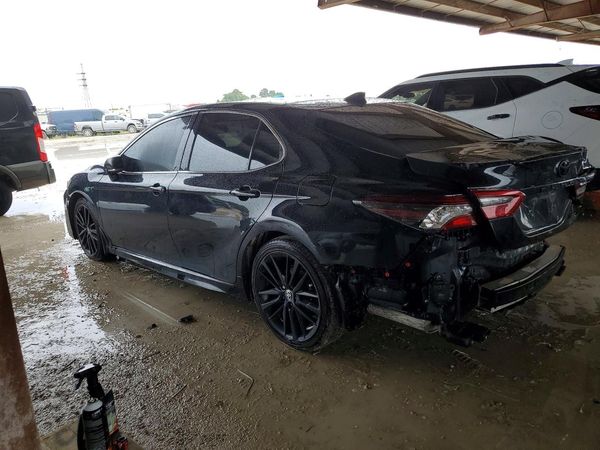 2022 TOYOTA CAMRY XSE