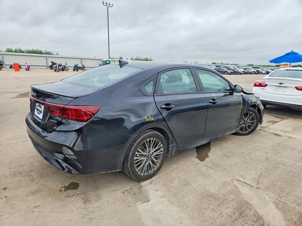 2024 KIA FORTE GT Line