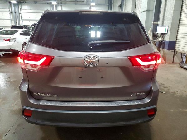 2018 TOYOTA HIGHLANDER SE/XLE