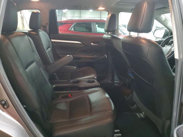 2018 TOYOTA HIGHLANDER SE/XLE