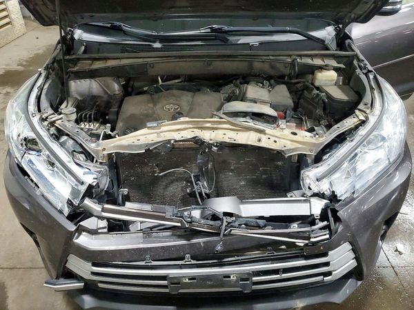 2018 TOYOTA HIGHLANDER SE/XLE