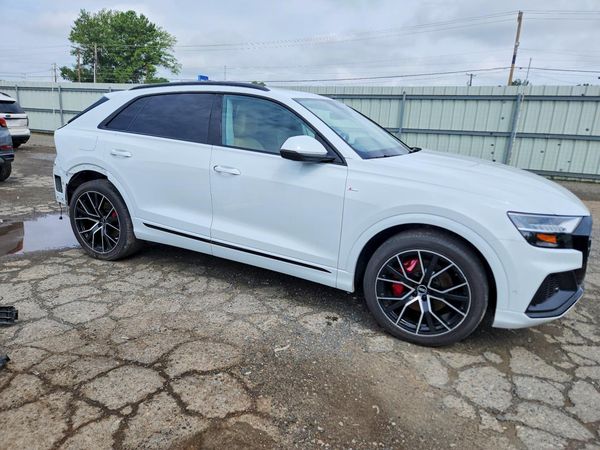 2021 AUDI Q8 S Line quattro Prestige