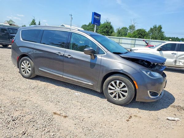 2019 CHRYSLER PACIFICA