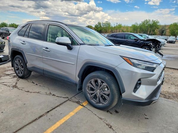 2024 TOYOTA RAV4 Limited