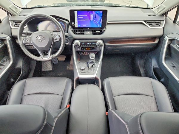 2024 TOYOTA RAV4 Limited