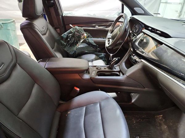2025 CADILLAC XT6 Sport