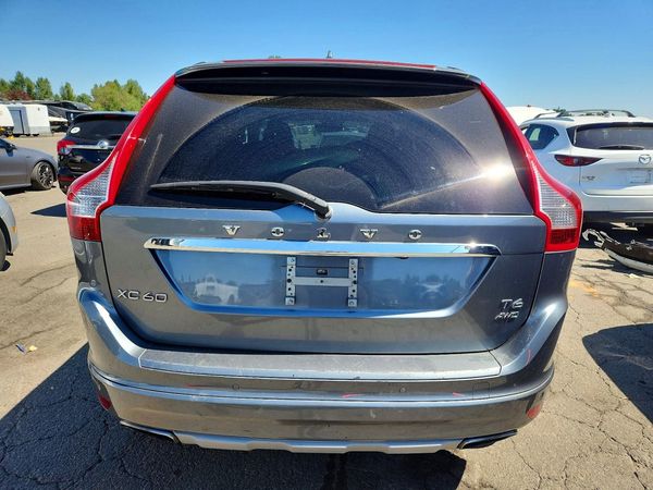 2017 VOLVO XC60 Inscription