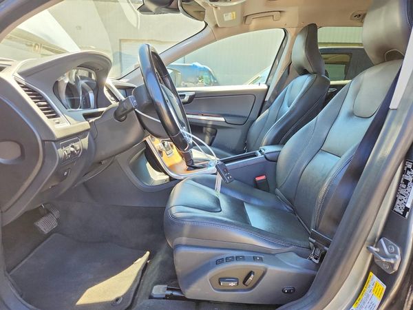 2017 VOLVO XC60 Inscription