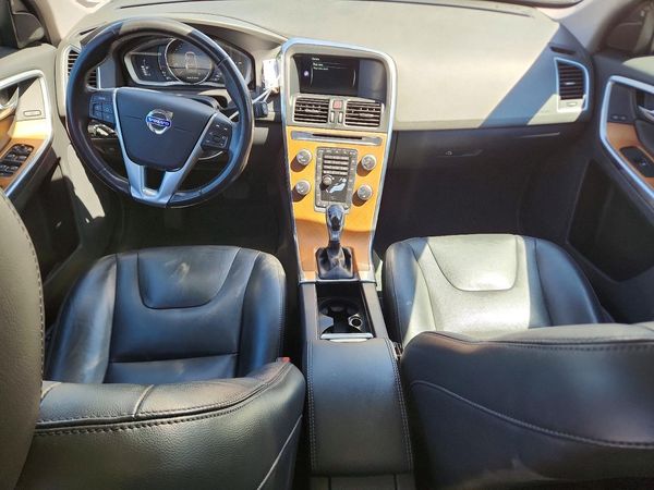 2017 VOLVO XC60 Inscription