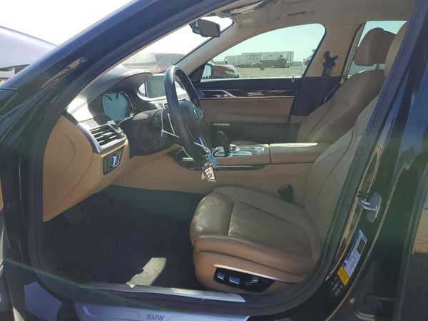 2016 BMW 750 xDrive