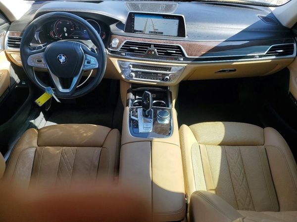 2016 BMW 750 xDrive
