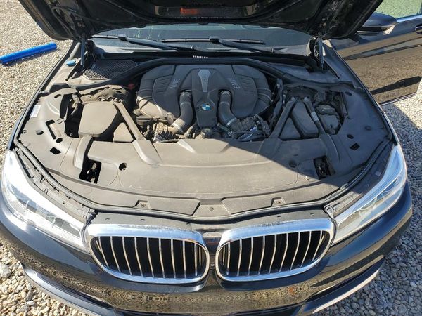 2016 BMW 750 xDrive
