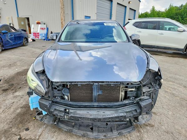 2017 INFINITI Q70