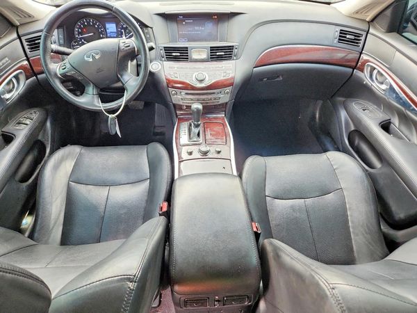 2017 INFINITI Q70