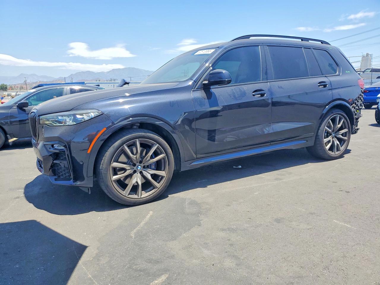 2022 BMW X7