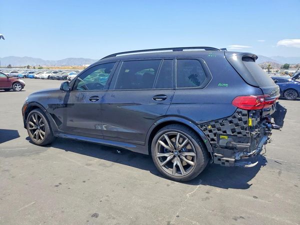 2022 BMW X7