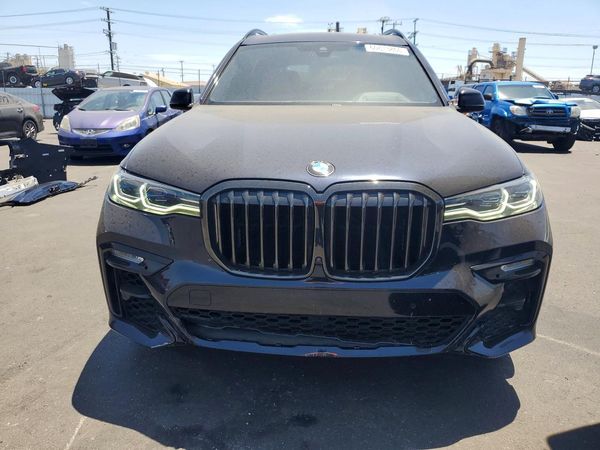 2022 BMW X7