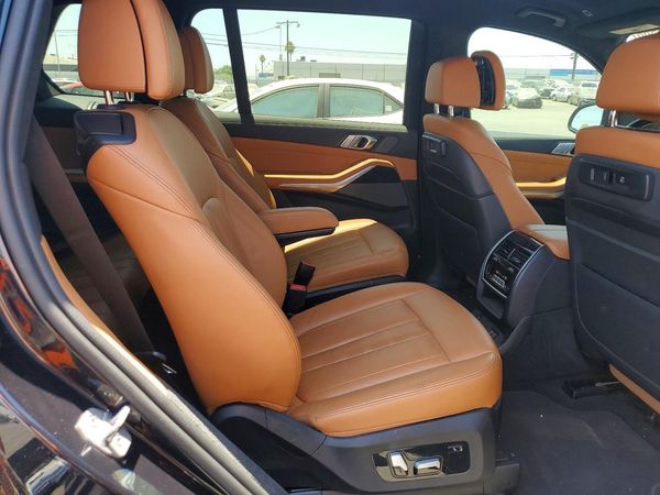 2022 BMW X7