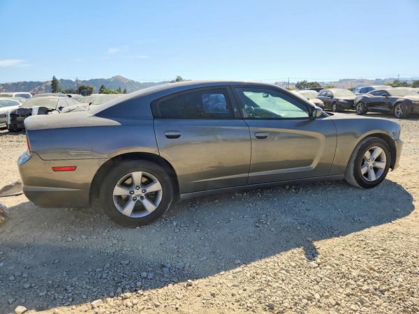 2012 DODGE CHARGER SE