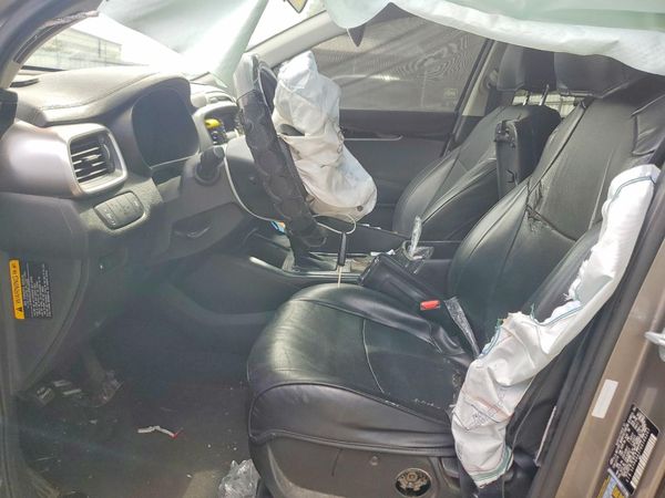 2016 KIA SORENTO L / LX