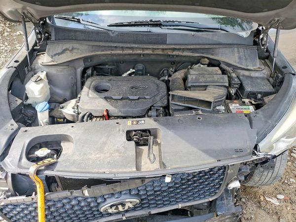 2016 KIA SORENTO L / LX