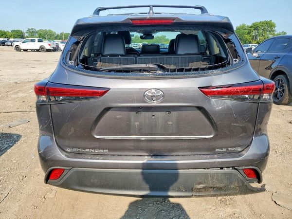 2022 TOYOTA HIGHLANDER XLE
