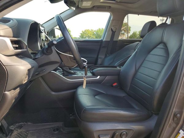 2022 TOYOTA HIGHLANDER XLE