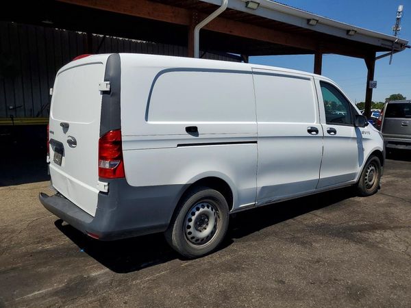 2018 MERCEDES-BENZ METRIS