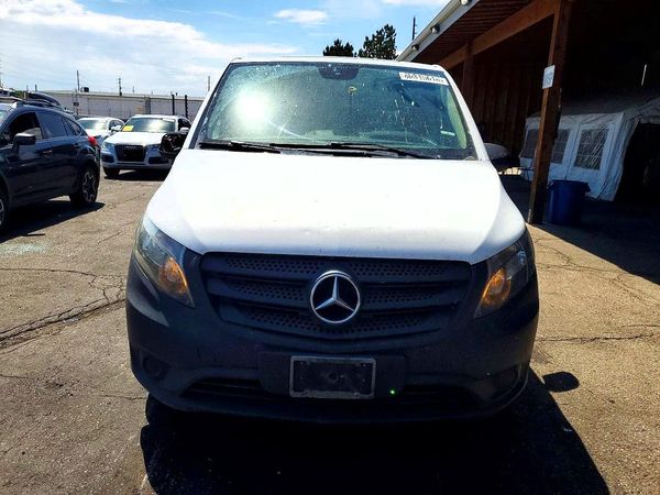 2018 MERCEDES-BENZ METRIS