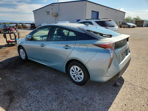 2016 TOYOTA PRIUS