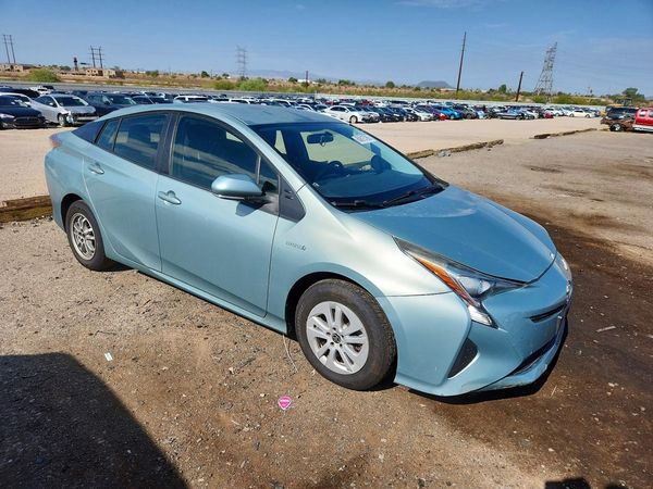 2016 TOYOTA PRIUS