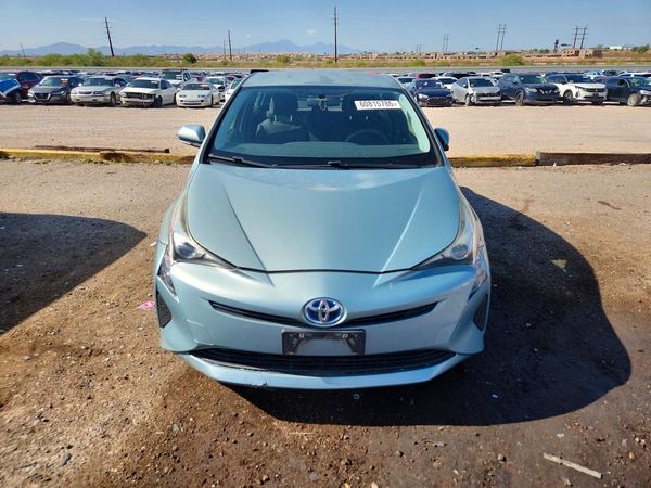 2016 TOYOTA PRIUS