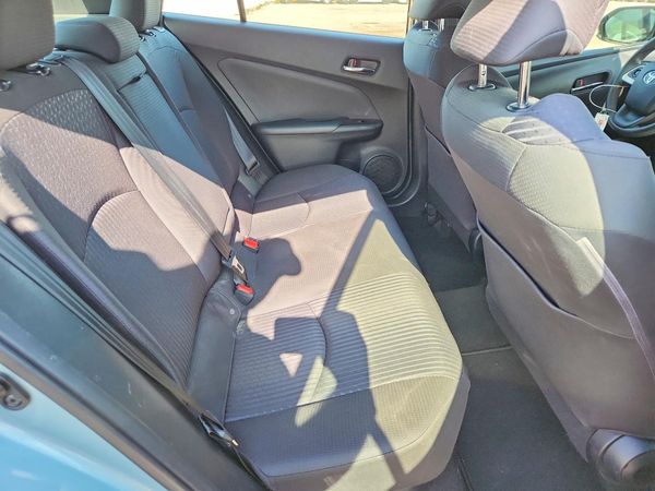 2016 TOYOTA PRIUS