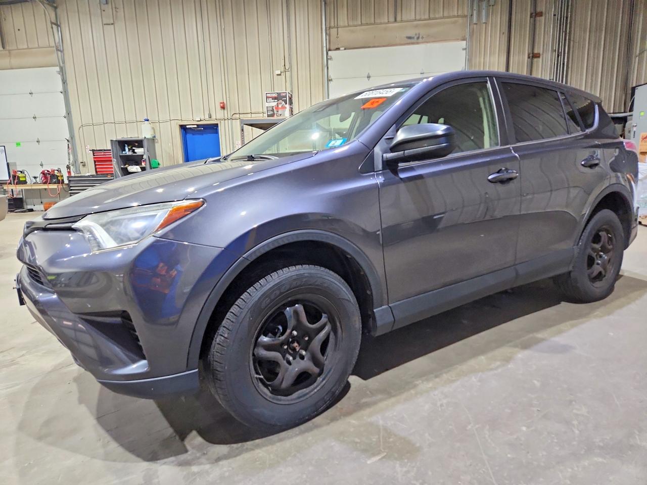 2018 TOYOTA RAV4 LE — Front 3/4