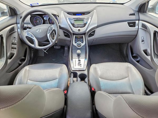 2012 HYUNDAI ELANTRA