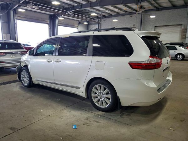 2017 TOYOTA SIENNA