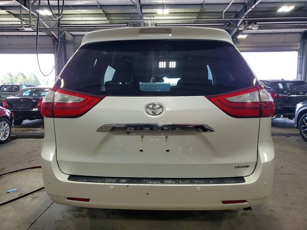 2017 TOYOTA SIENNA