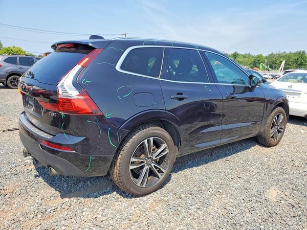 2018 VOLVO XC60 Momentum