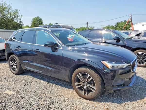 2018 VOLVO XC60 Momentum