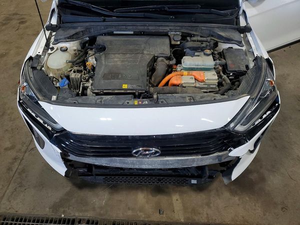 2018 HYUNDAI IONIQ Limited (HEV)