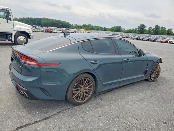2022 KIA STINGER