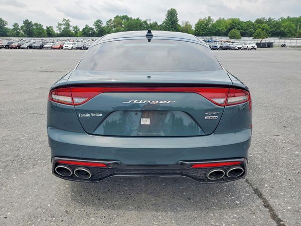 2022 KIA STINGER