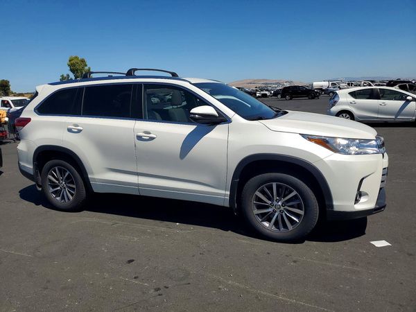 2018 TOYOTA HIGHLANDER SE/XLE