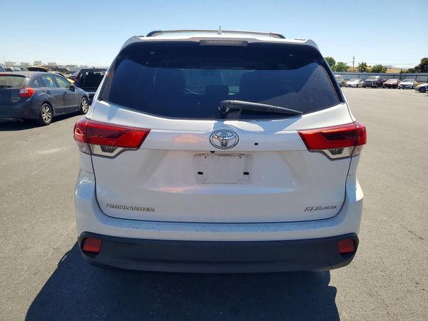 2018 TOYOTA HIGHLANDER SE/XLE
