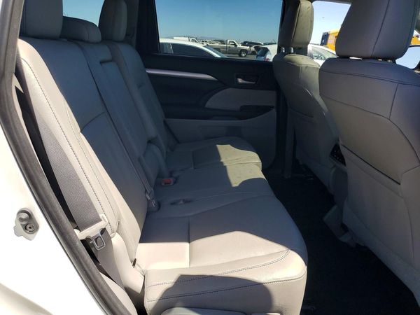 2018 TOYOTA HIGHLANDER SE/XLE