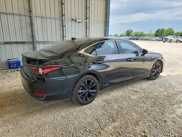 2022 LEXUS ES 300H 300h F Sport