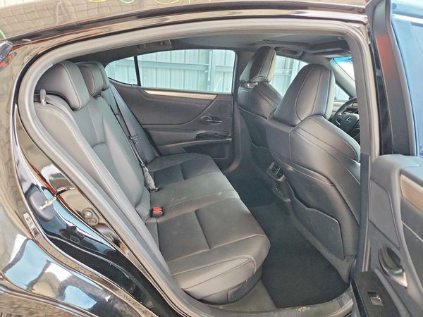 2022 LEXUS ES 300H 300h F Sport